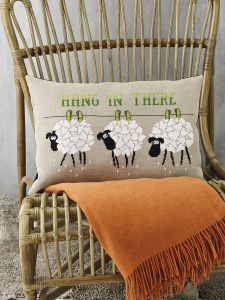 Набор для вышивания подушки "Овечки". Арт 83-3321