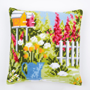 Набор для вышивания подушки "Мой нежный сад" . Арт PN-0182952
