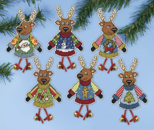 Набор для вышивания елочных украшений "Олени в свитерах". Арт 5994