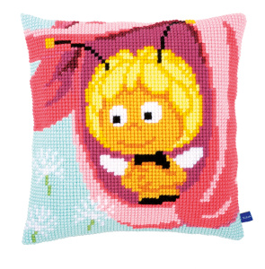 Набор для вышивания подушки "Майя в розовом цветке". Арт PN-0155685