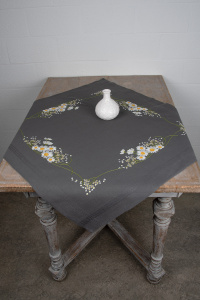 Набор для вышивания скатерти "Маргаритки" . Арт PN-0191960