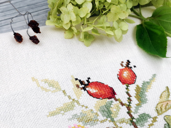 Набор для вышивания "Осенние ягоды". Арт 04.009.12