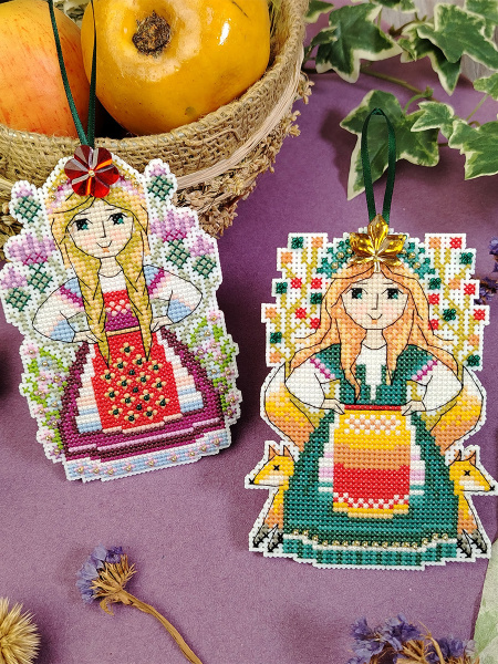 Набор для вышивания на пластиковой канве "Девы лета и осени". Арт 23.001.10