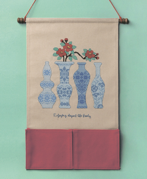 Набор для вышивания настенного органайзера "Цветок и ваза". Арт 2871001