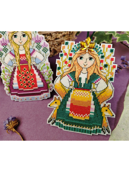 Набор для вышивания на пластиковой канве "Девы лета и осени". Арт 23.001.10