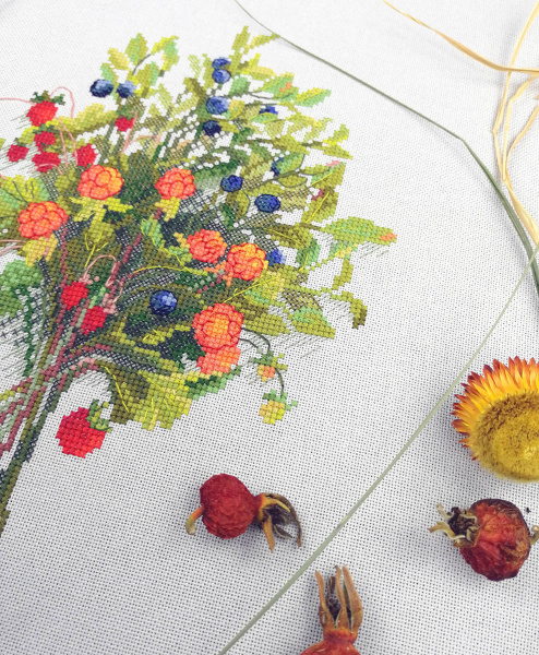 Набор для вышивания "Ягодный букет". Арт 04.009.22